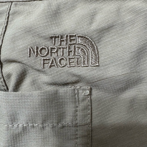 The North Face Women’s Beige Nylon Convertible Hiking Pants - Picture 15 of 15
